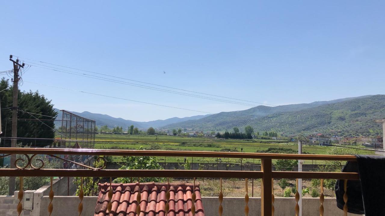 Raisa Guesthouse 12 Берат Экстерьер фото