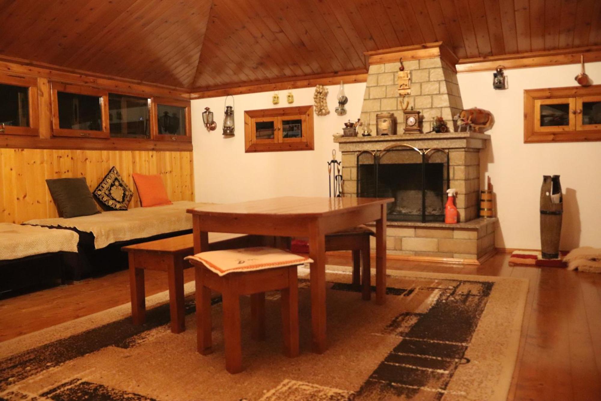 Raisa Guesthouse 12 Берат Экстерьер фото
